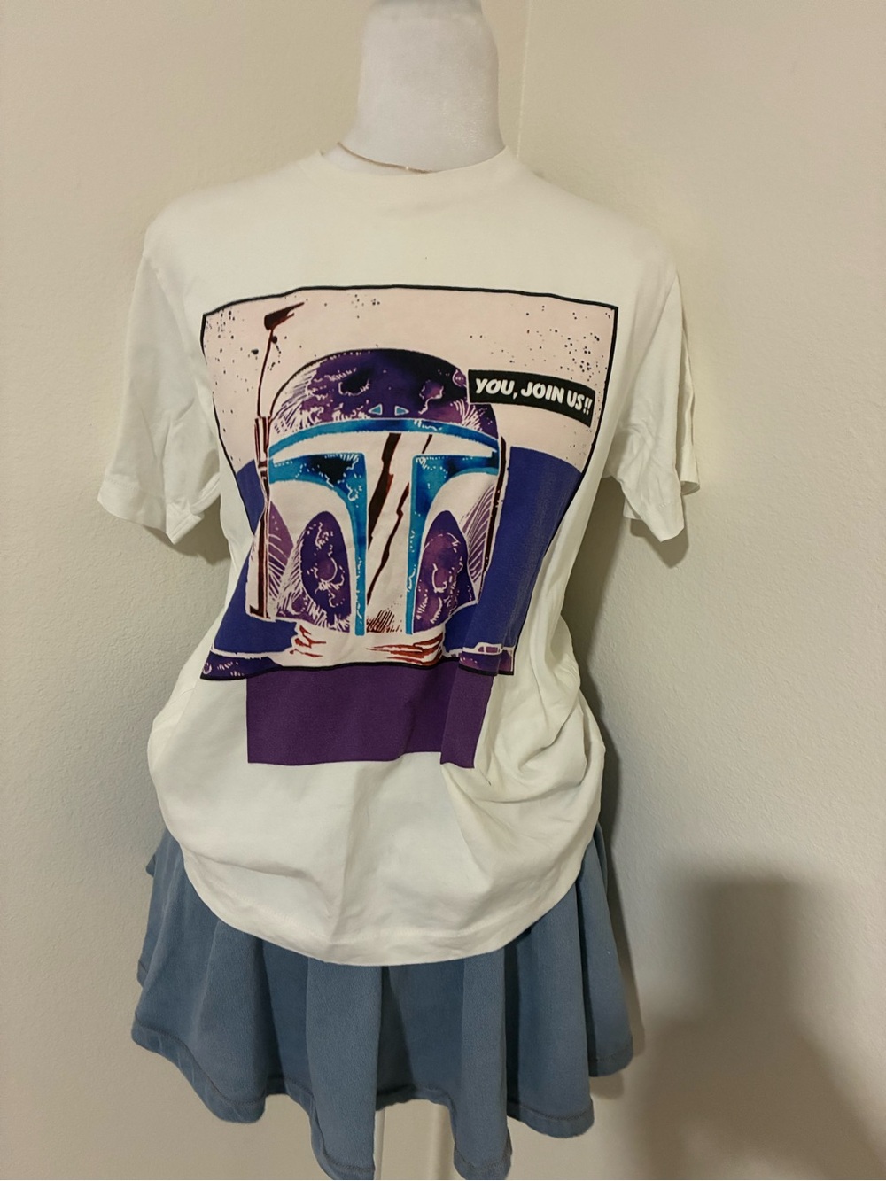 Disney boba fett t 🖤
Star Wars 
Size XS but fits a little oversized!